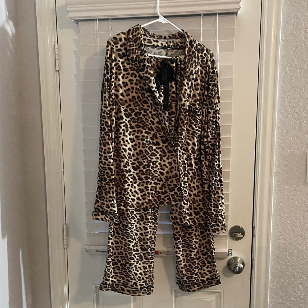 Gilligan & O'Malley Animal Print Lounge Set